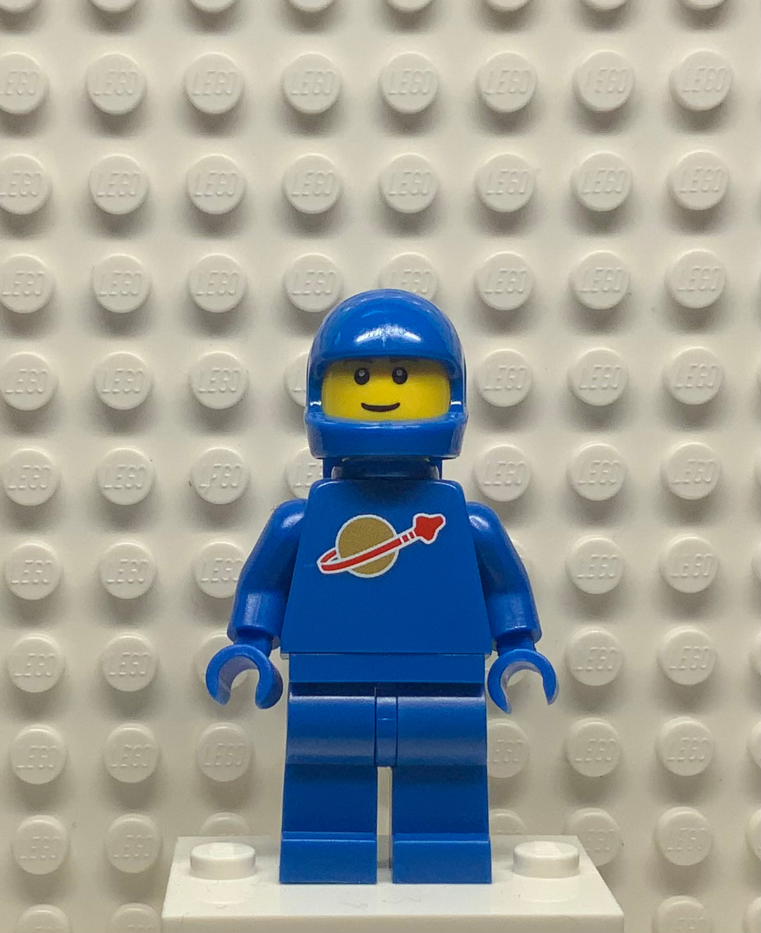 Classic Space-Blue with Air Tanks and Motorcycle Helmet, Brown Eyebrow –  Atlanta Brick Co