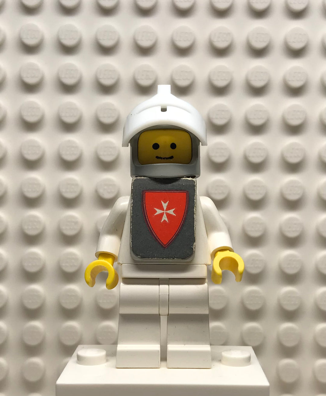 Classic Yellow Castle Knight White Cavalry - with Vest Stickers, cas083s