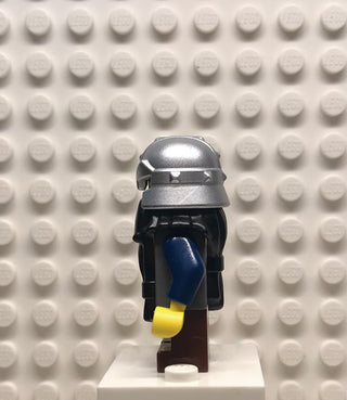 Fantasy Era, Dwarf, Black Beard, Metallic Silver Helmet with Studded Bands, Dark Blue Arms, cas354 Minifigure LEGO®   